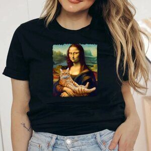 Mona Lisa with Cat T-shirt for Art Enthusiasts and Cat Lovers